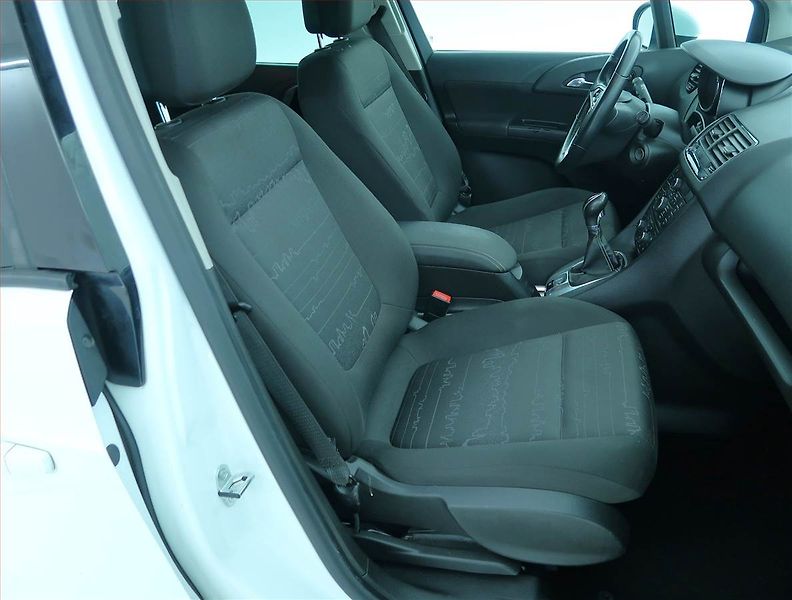 Opel Meriva (2013) 1.7 CDTI, Serv.kniha, Tempomat - fotka 9 z 16