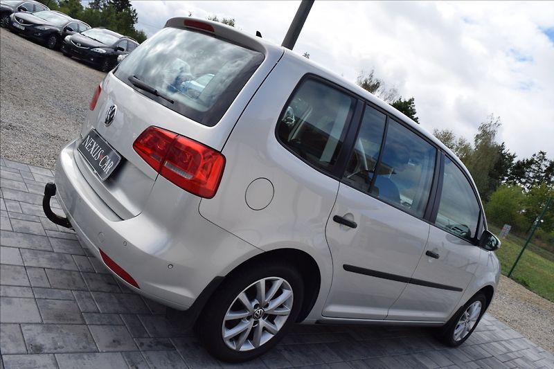 Volkswagen Touran 1,4 i 103KW AUTOMAT TAŽNÉ NAVI - fotka 5 z 44