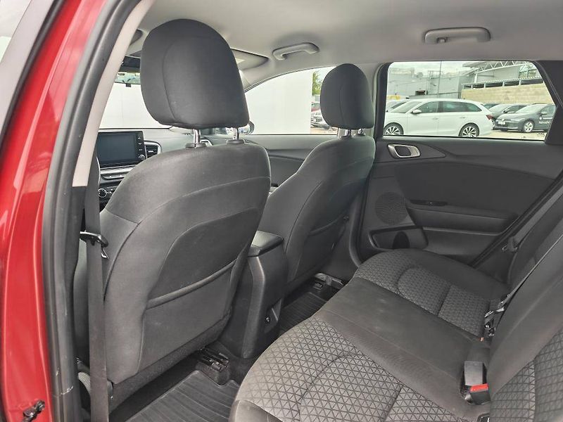 Kia Ceed SPIN 1,5 T-GDi - fotka 7 z 21