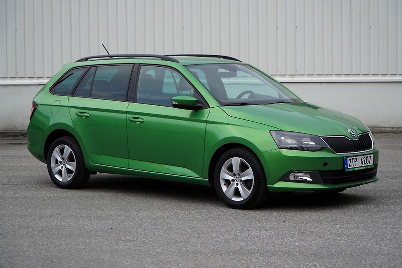 Škoda Fabia 1.2 TSI STYLE - fotka 3 z 26