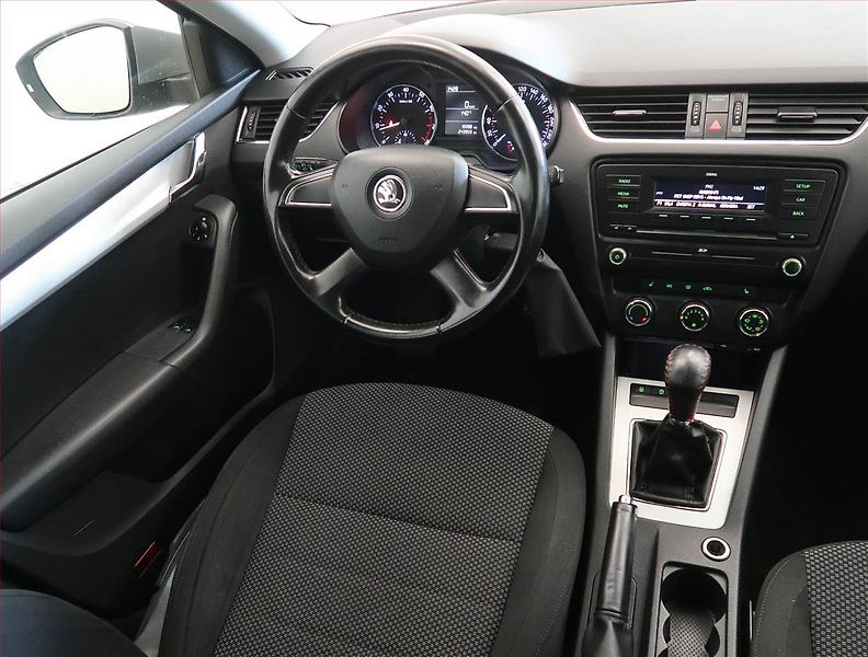 Škoda Octavia (2013) 1.2 TSI, Serv.kniha, Tempomat - fotka 7 z 13