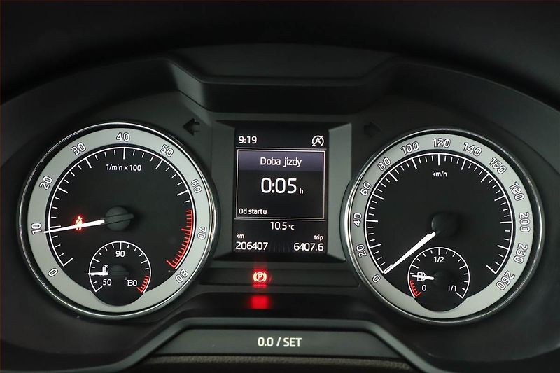 Škoda Octavia (2017) Laurin&Klement 1.8 TSI, Kůže - fotka 15 z 17