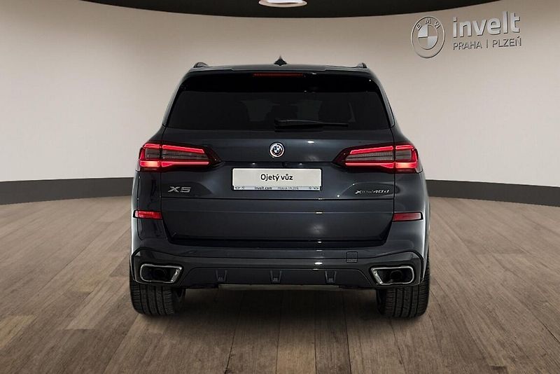 BMW X5 xDrive40d - fotka 4 z 29