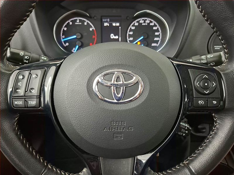 Toyota Yaris (2018) 1.5 Dual VVT-i, Serv.kniha - fotka 15 z 16