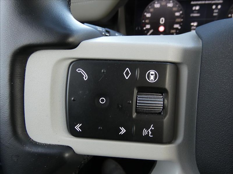 Land Rover Defender 3,0 D200 S,5let záruka,1maj,ČR - fotka 21 z 34