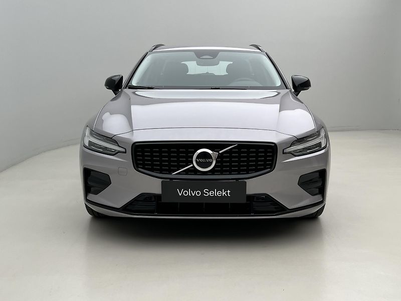 Volvo V60 B4 DARK PLUS 1. maj. - fotka 14 z 41