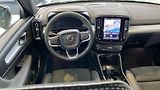 Volvo XC40 (2026) PLUS DARK, B4 FWD, 145+10 kW / - náhled 7