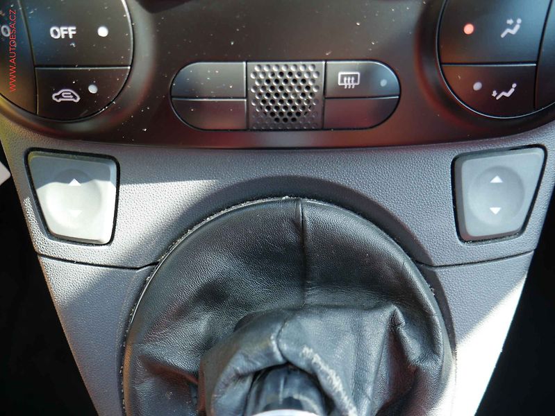 Fiat 500 (2009) 1.2 i - fotka 11 z 16