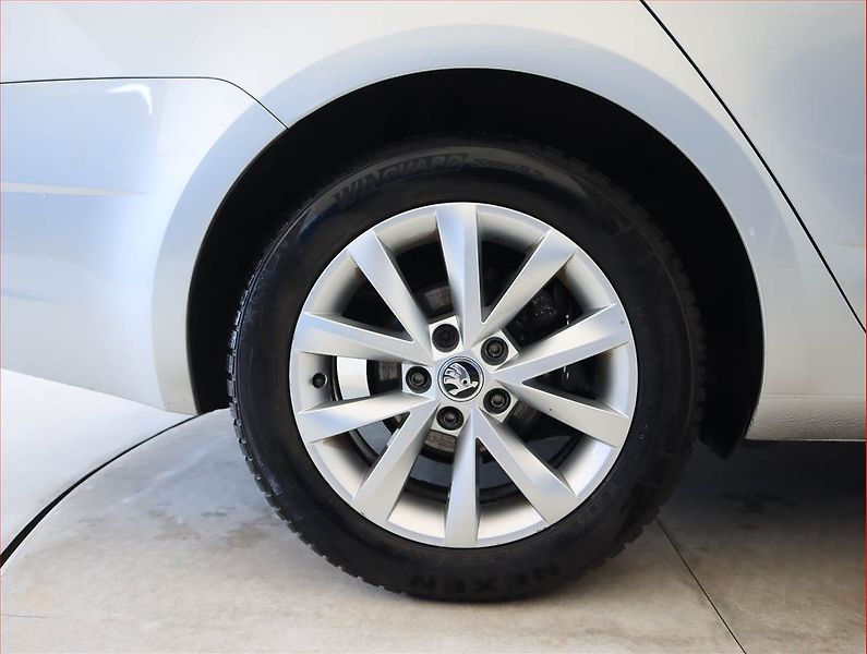 Škoda Octavia (2018) 2.0 TDI, Serv.kniha, Tempomat - fotka 15 z 20