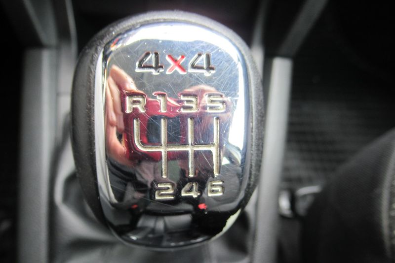 Škoda Yeti 2.0 TDI 4x4 AUT. KLIMA TAŽNÉ - fotka 14 z 31