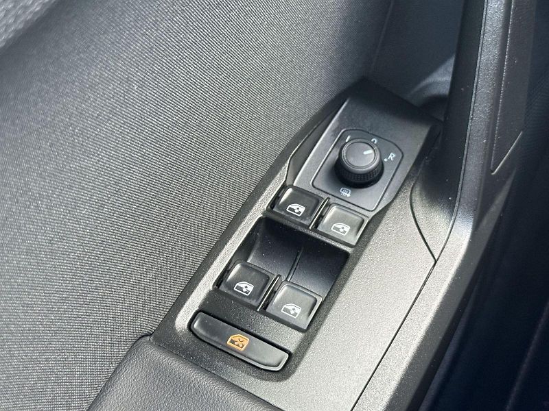Seat Leon (2022) 1.0 TSI Reference - fotka 16 z 26