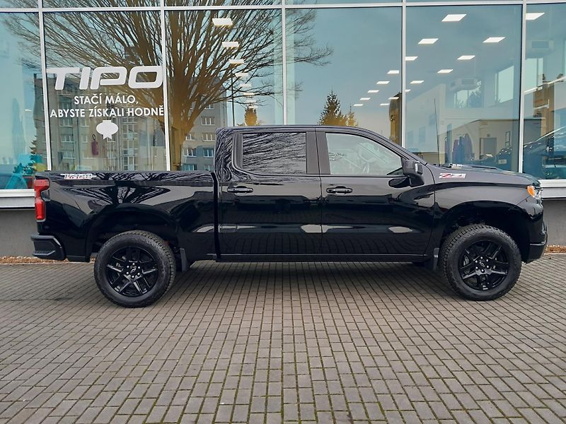 Chevrolet Silverado (2026) 6,2 V8 Trail Boss Z71 - fotka 5 z 45