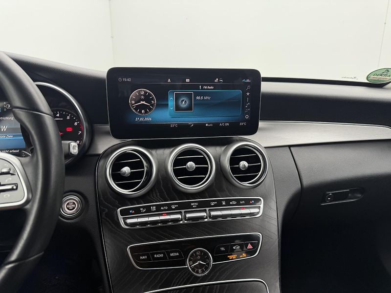 Mercedes-Benz Třídy C (2018) C 300T ser.knížka Webasto - fotka 20 z 28