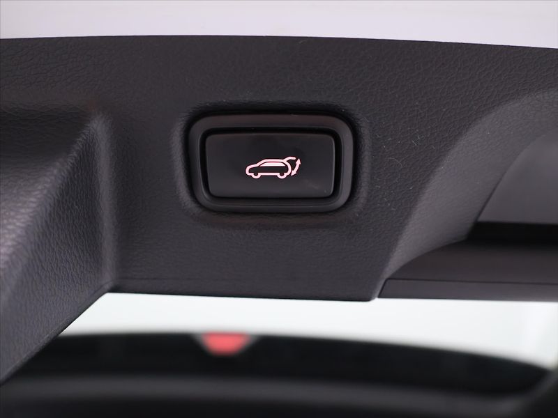 Kia Ceed 1,6 TGDI 150kW GT LED 1.Maj. - fotka 11 z 33