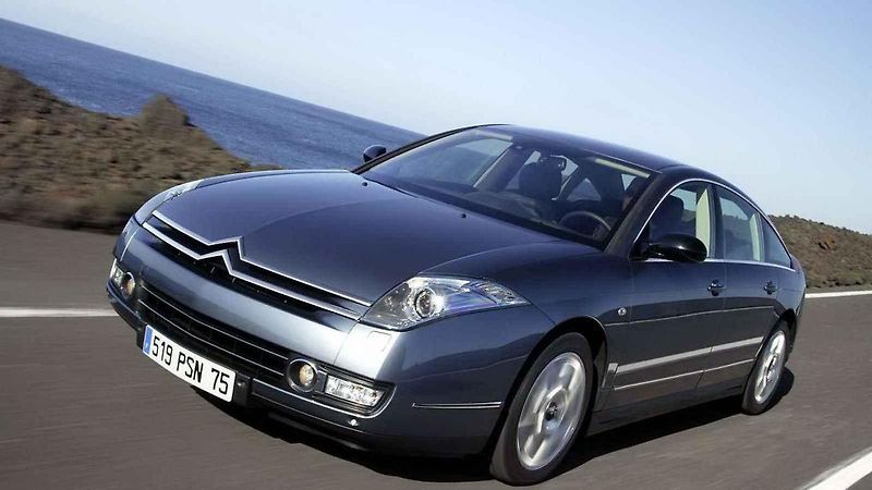 Alfa Romeo Brera (2006). Motor: 2.2 JTS (136 kW), najeto: 124 000 km. Cena 115 000 Kč.