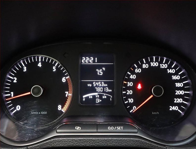 Volkswagen Polo (2012) 1.2 TSI, Serv.kniha - fotka 11 z 15