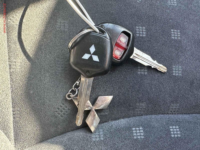 Mitsubishi Grandis (2004) 2.4i, AT, AC - fotka 17 z 17