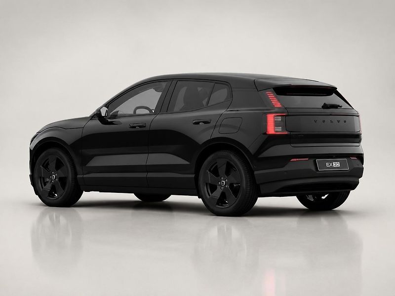 Volvo EX30 (2026) P8 AWD ULTRA BLACK EDITION   - fotka 5 z 15