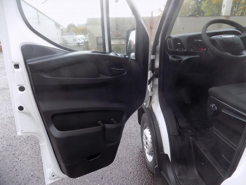 Iveco Daily (2015) 2,3 93KW 35S13 KLIMA - fotka 14 z 31