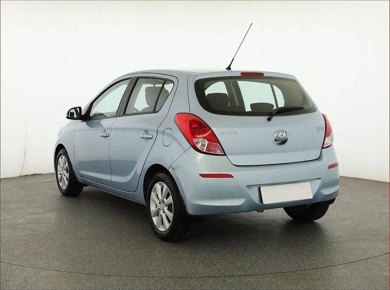 Hyundai i20 (2013) 1.2, Serv.kniha - fotka 4 z 14