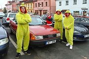 Auta svítící jako vánoční stromečky projela jižním Plzeňskem pro dobrou věc.