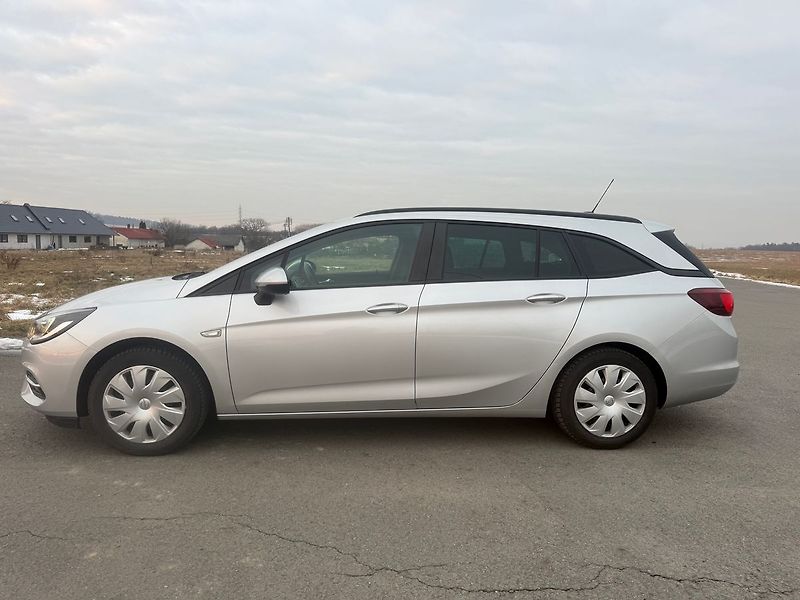 Opel Astra 1,2  81 kW SPORTS TOURER - fotka 2 z 18