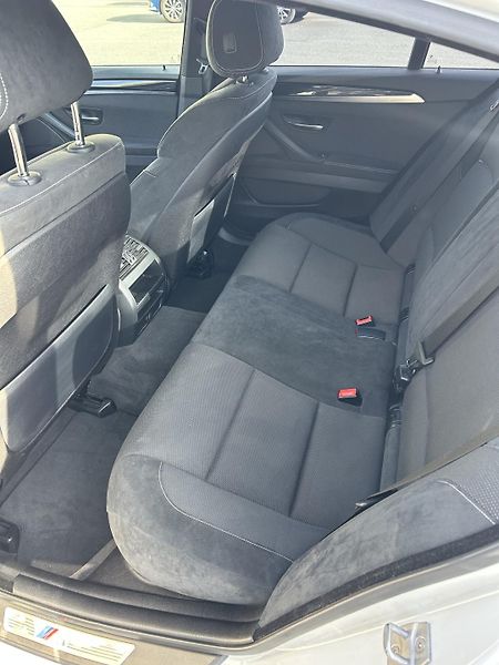 BMW Řada 5 (2015) 530xd - fotka 7 z 12