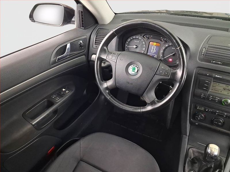 Škoda Octavia (2005) 1.6, po STK, Tažné - fotka 7 z 18