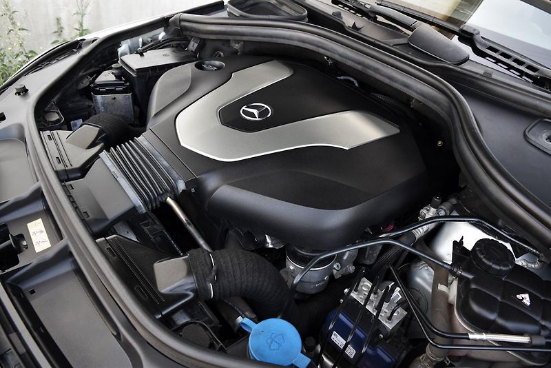 Mercedes-Benz GLE 350 d 4MATIC FACE,NAVI,LED,ČR - fotka 49 z 51