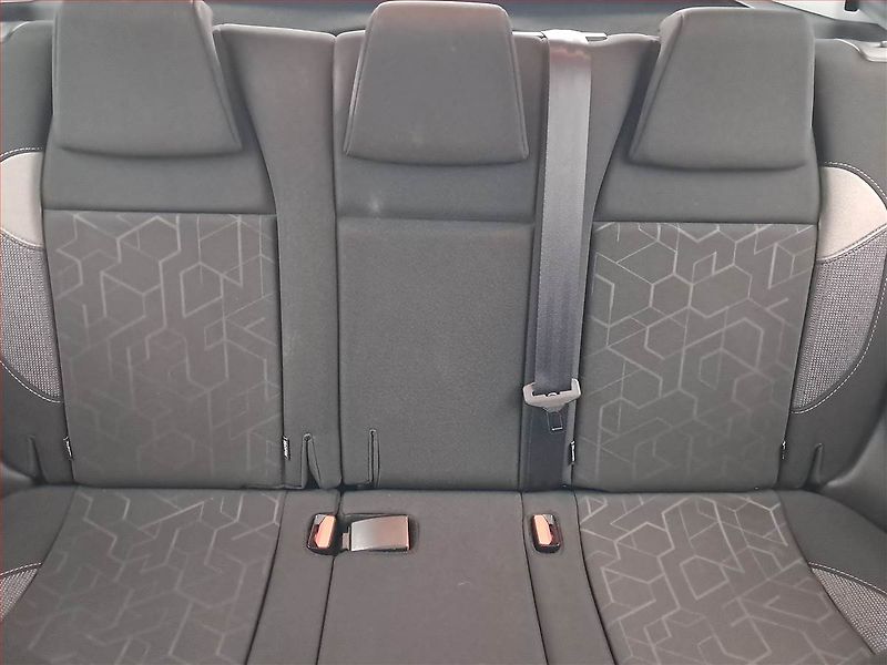 Peugeot 2008 (2018) 1.2 PureTech, Serv.kniha - fotka 10 z 17