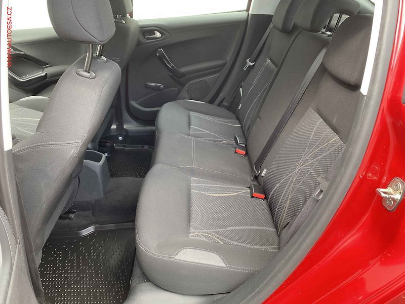 Peugeot 208 (2014) 1.2i, 1.maj,ČR, servis.kniha - fotka 10 z 17