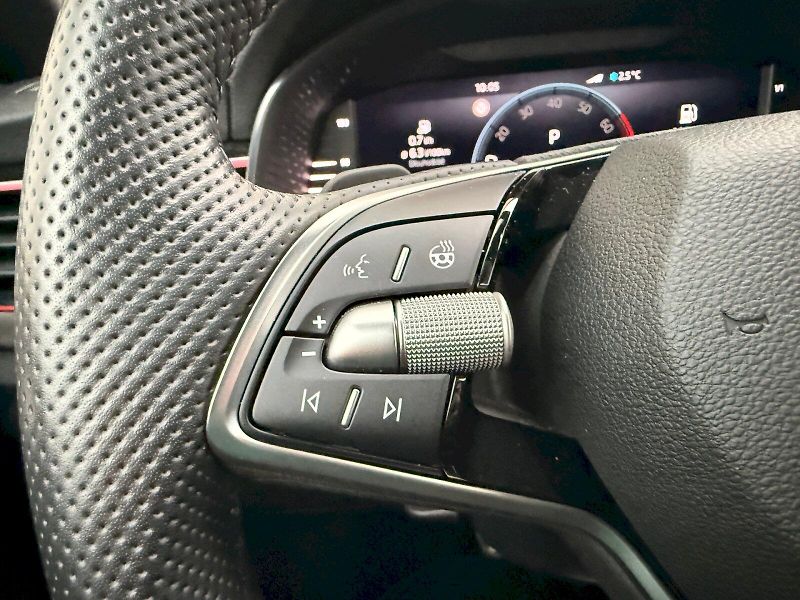 Škoda Kamiq (2024) SELEC TSI 110/1.5 A7F - fotka 24 z 34