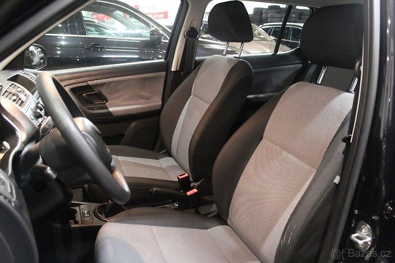 Škoda Fabia (2009) 1.2 HTP, 67 000km,servis Škoda - fotka 7 z 16