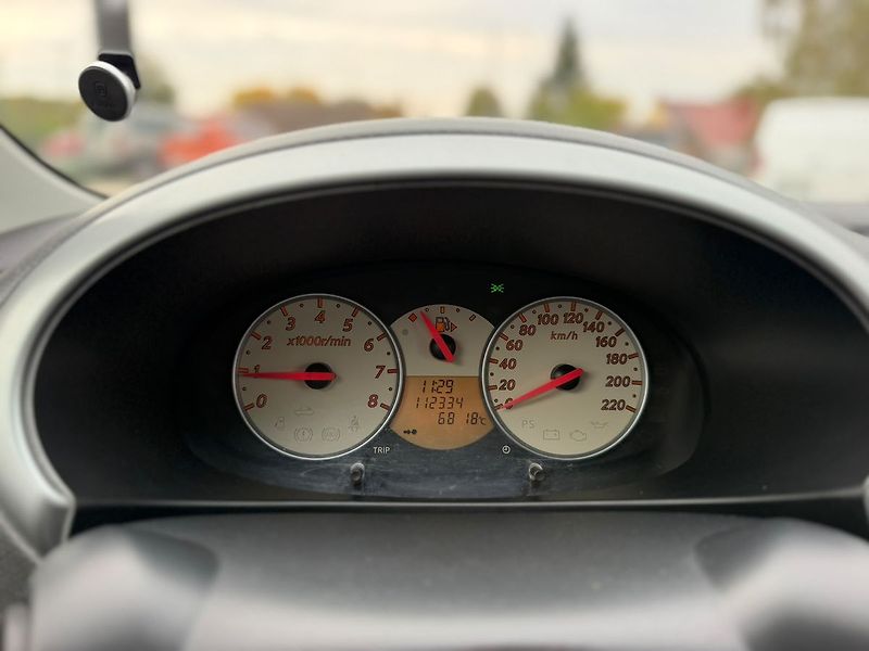 Nissan Micra Cabrio HardTop 1.4 90 - fotka 3 z 29