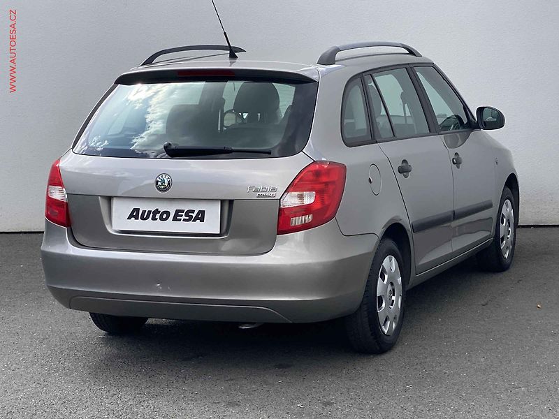 Škoda Fabia (2008) 1.2i, AC, STK8/28 - fotka 4 z 17