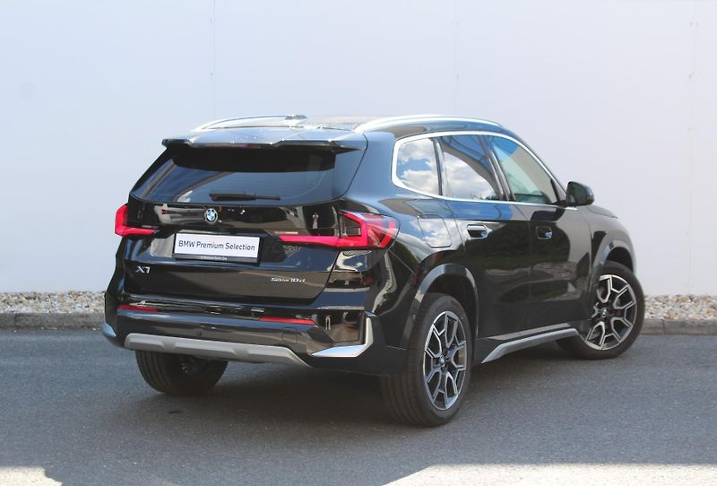 BMW X1 sDrive18d - fotka 2 z 21