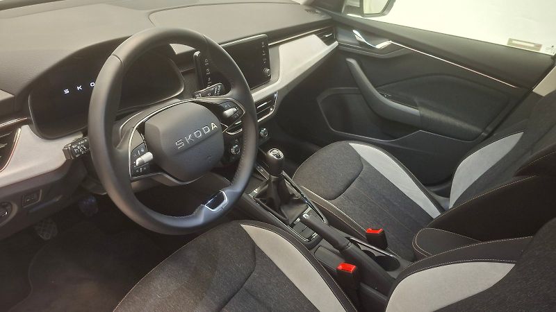 Škoda Kamiq (2025) Top Selection 1,0 TSI 85 kW - fotka 10 z 23