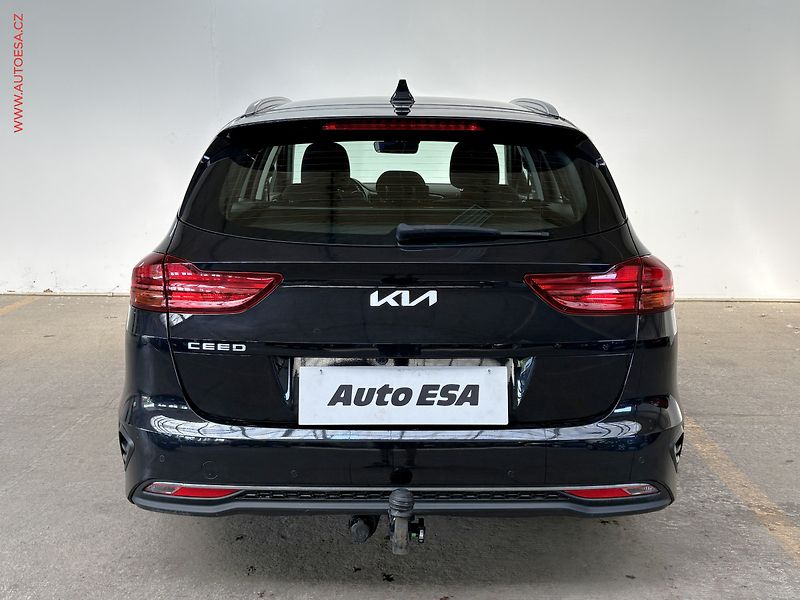 Kia Ceed (2023) 1.5 T-GDi SW, 2.maj,ČR, Spin - fotka 5 z 16