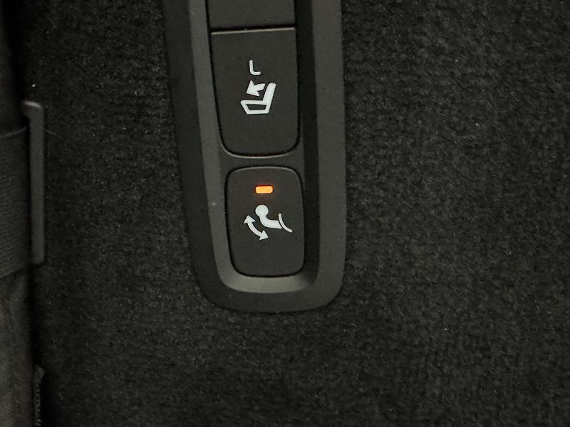 Volvo V90 D4 MOMENTUM PRO POLESTAR AUT - fotka 23 z 47