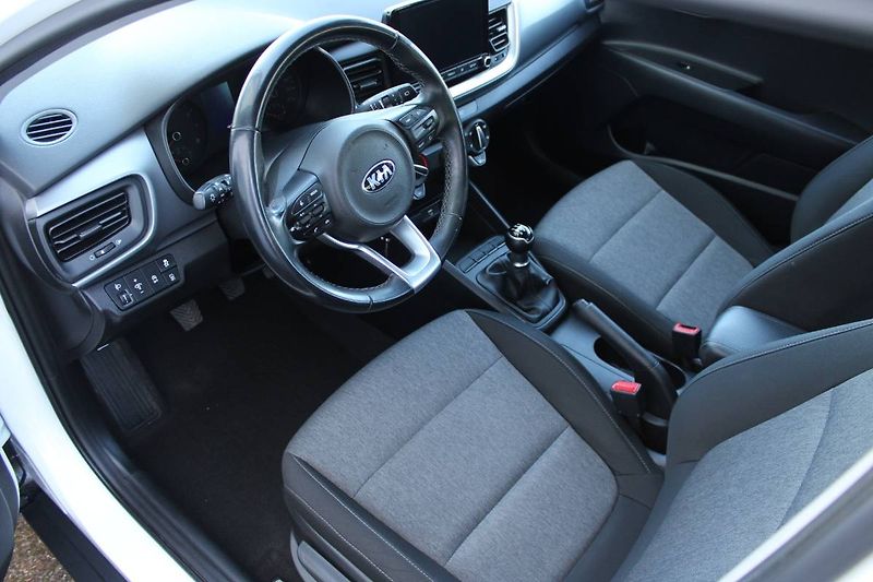 Kia Stonic (2021) 1.2 DPI 61kW tažné - fotka 7 z 21