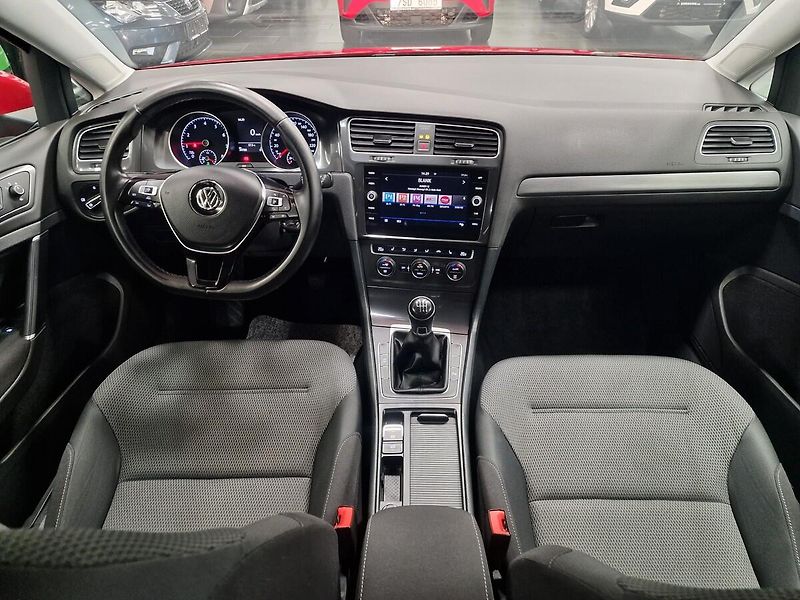 Volkswagen Golf (2018) 1.4 TGI MAN 2018 | Záruka - fotka 34 z 64