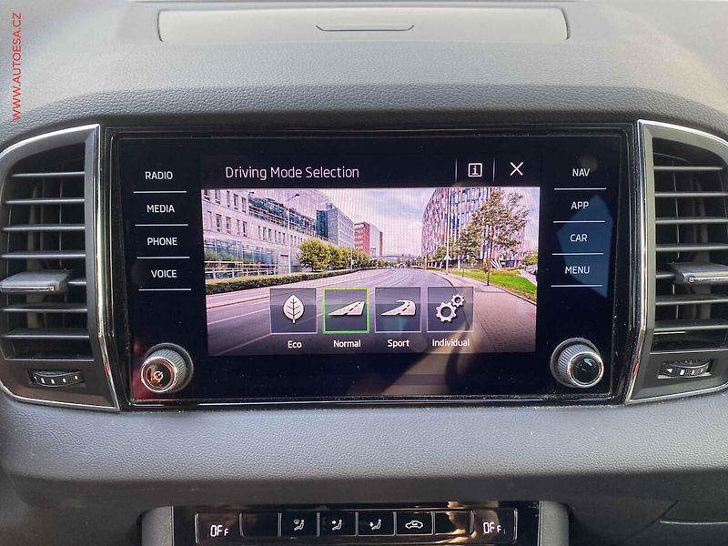 Škoda Karoq (2020) 1.5 TSi, SportLine, DSG, TZ - fotka 19 z 19