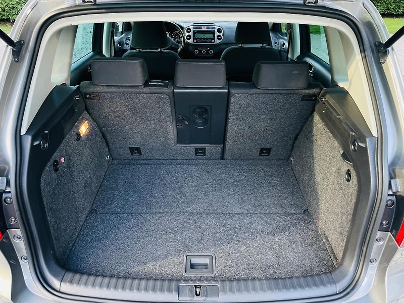 Volkswagen Tiguan 2.0TSI 4x4 AUT SERVISKA VYHŘEV - fotka 22 z 47
