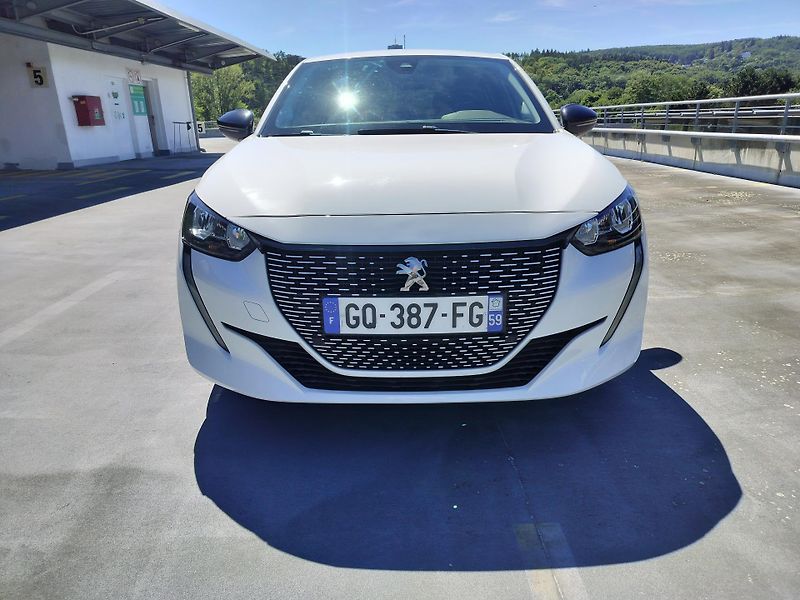 Peugeot 208 e, navigace - fotka 2 z 25