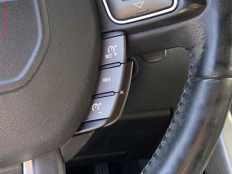 Land Rover Range Rover Evoque (2015) 2.0 TD4 4x4, AT, bixen, kůže - fotka 15 z 18