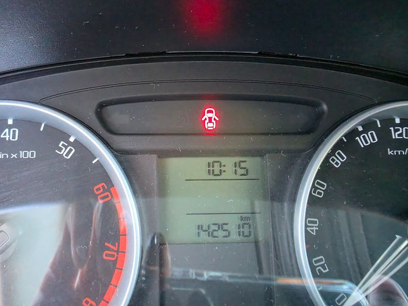 Škoda Fabia (2007) 1.2 i Tažné - fotka 9 z 16