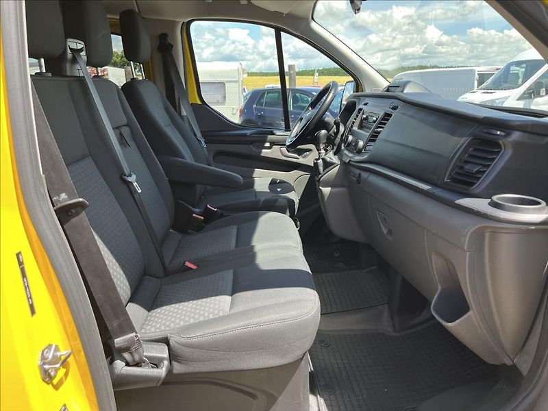 Ford Transit Custom 2,0 TDCi 6.MÍST KLIMA TZ -DPH - fotka 11 z 44