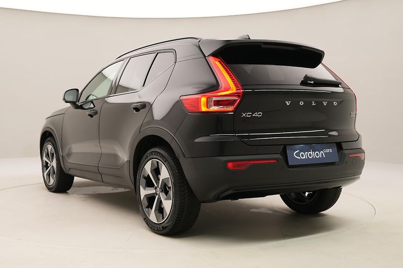 Volvo XC40 (2026) B3 AUT DARK ULTRA  - fotka 10 z 60