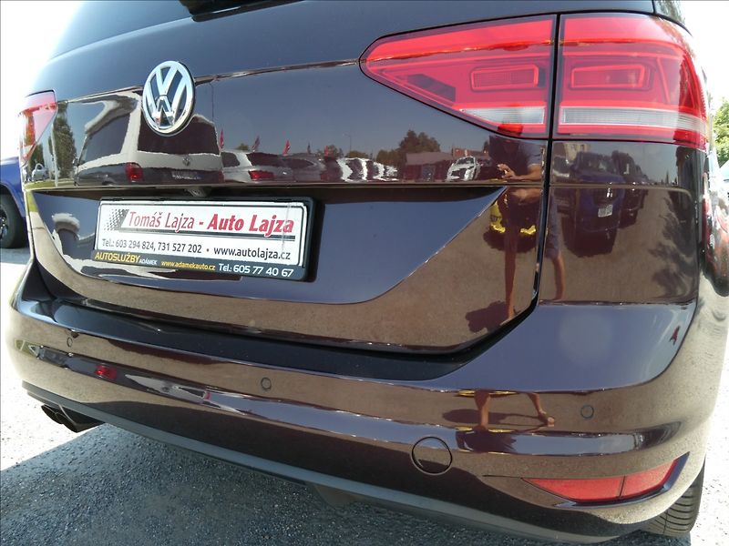 Volkswagen Touran 1,4 TSi 110kW DSG, navi, závěs - fotka 10 z 43