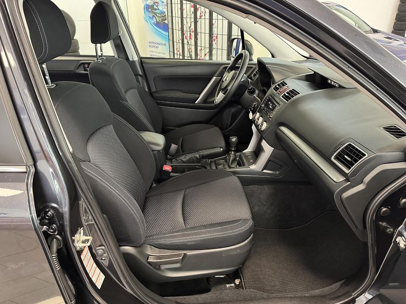 Subaru Forester 2.0i Trend, 6MT - fotka 9 z 45
